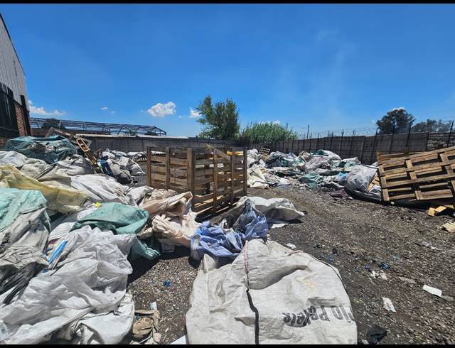 330M² WAREHOUSE FOR SALE IN BENONI SOUTH